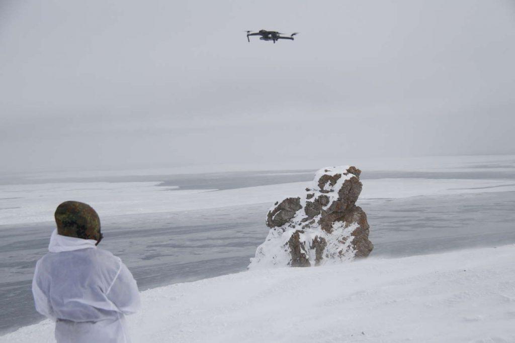Берлоги белых медведей, занесенных в Красную книгу России, эффективнее искать при помощи дронов с установленным на борту тепловизором
